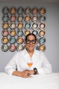 Lee más sobre el artículo Copas, libros y premios: Diálogo con Adriana Gibbs